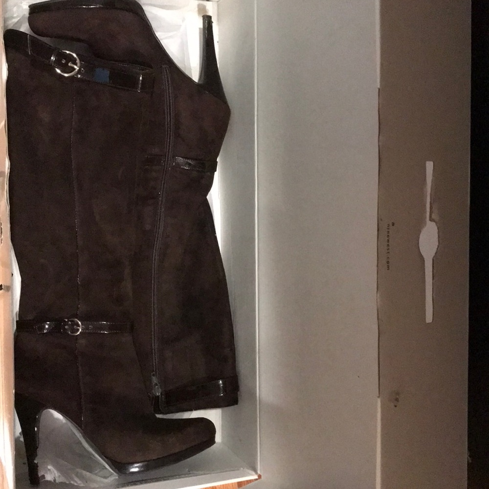 ( SOLD)Nine west heel shoes